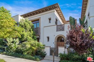 Former Clippers Guard Eric Gordon Sells Los Angeles Home