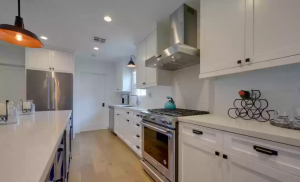 Ray Romano’s Renovated Venice Residence Is For Sale for $ 2.499M Kitchen