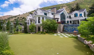 Talk to Paul TTP Former Jazz Coach Quin Snyder Sells His Salt Lake City Mansion for $12.75M Backyard