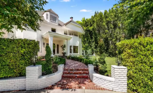 Talk to Paul TTP Magic Johnson’s Lists Former Bel-Air Estate With Indoor Basketball Court for $14.5M Front