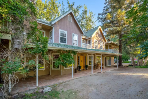 Talk to Paul Debbie Reynolds' Family Retreat is now worth $2.85M Front